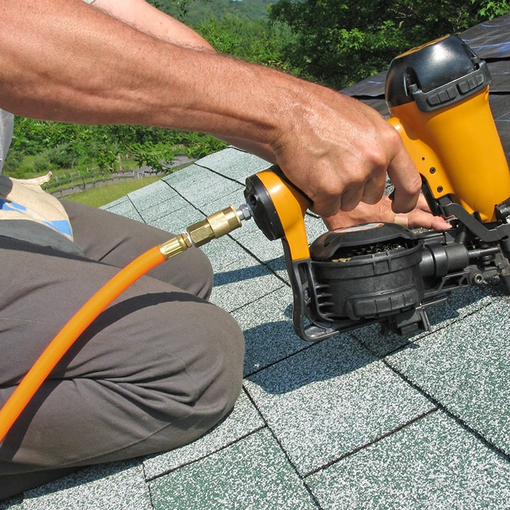 roofer-working-on-roof